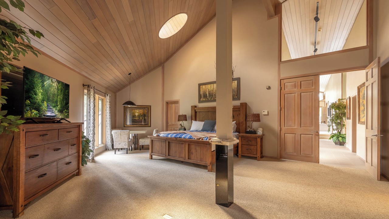 Photo of Bedroom in Evergreen Estates