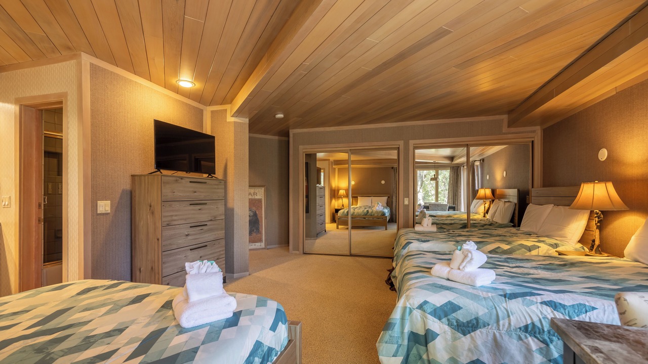 Photo of Bedroom in Evergreen Estates