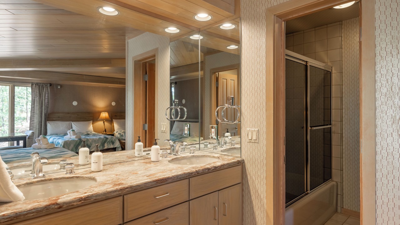 Photo of Bathroom in Evergreen Estates