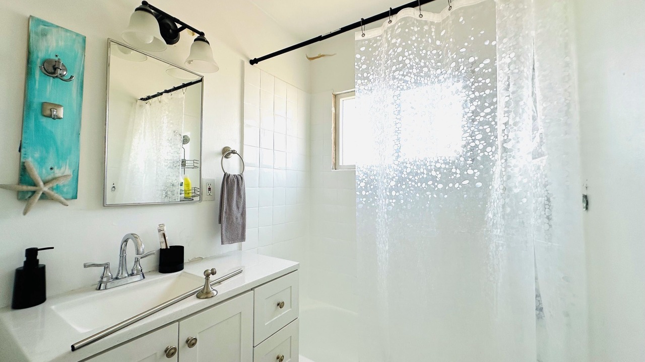 Photo of Bathroom in Los Angeles