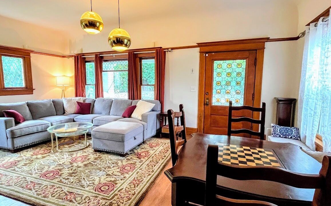 Photo of Livingroom in North Central