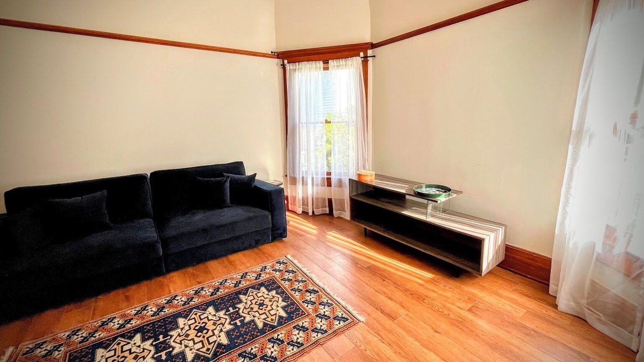 Photo of Livingroom in North Central