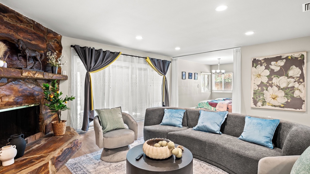 Photo of Livingroom in Hacienda Heights