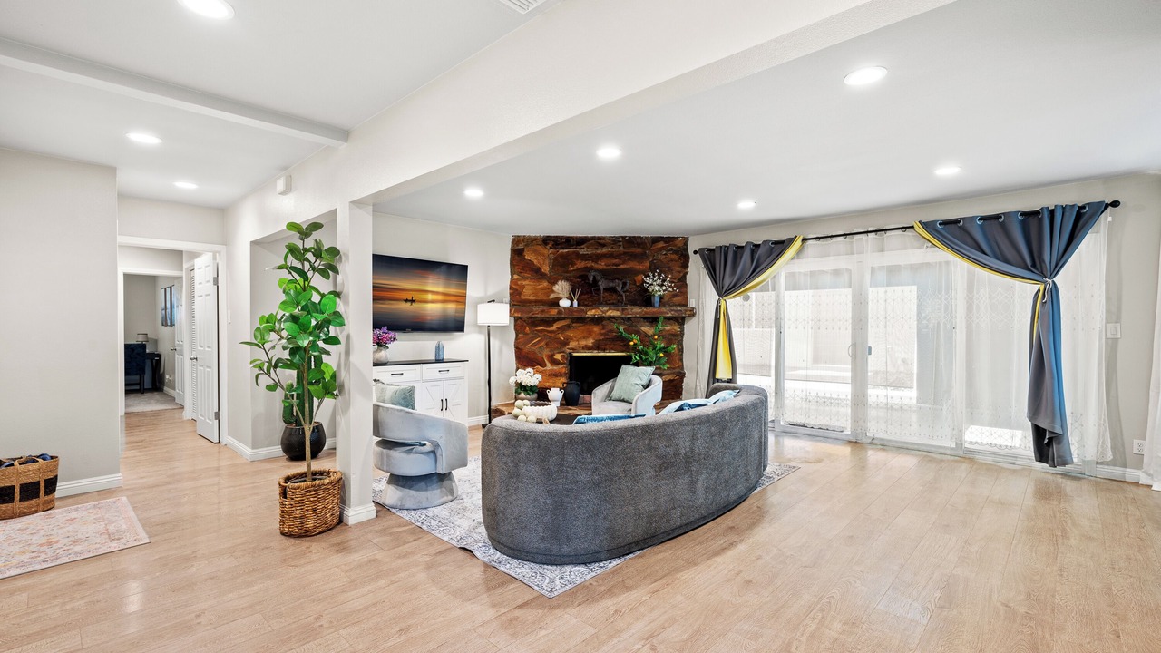 Photo of Livingroom in Hacienda Heights
