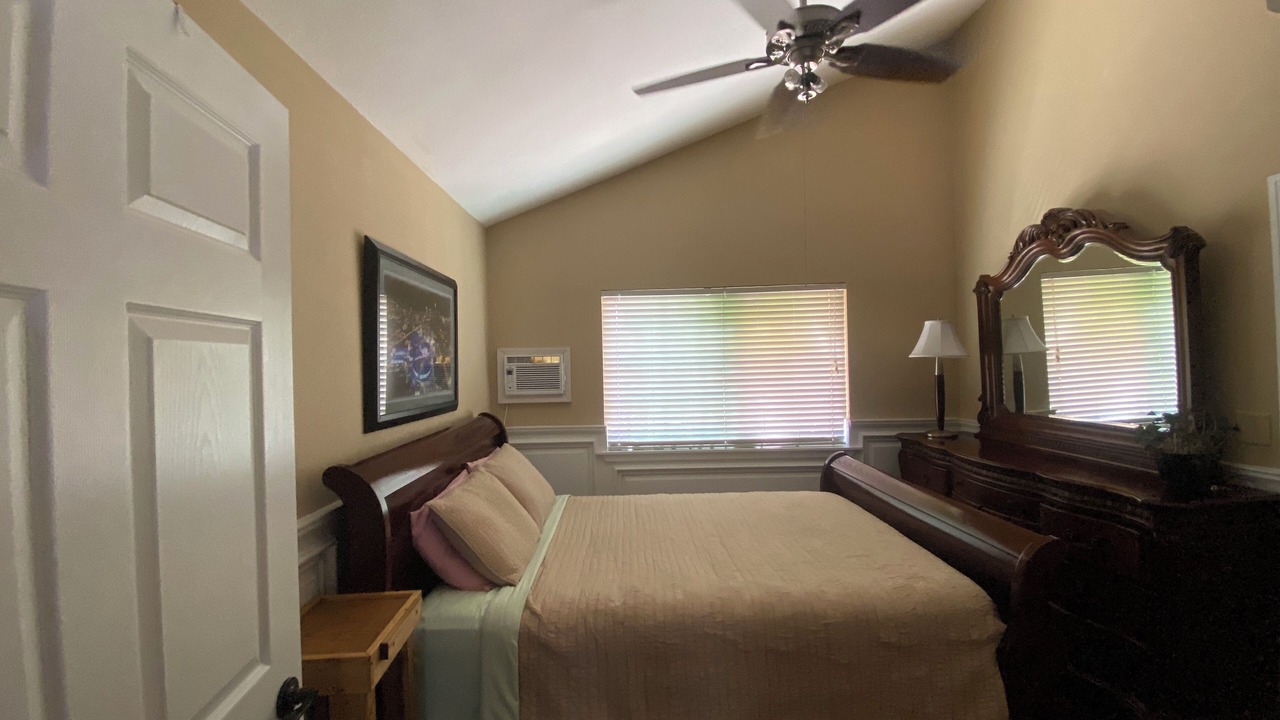 Photo of Bedroom in Canyon Country
