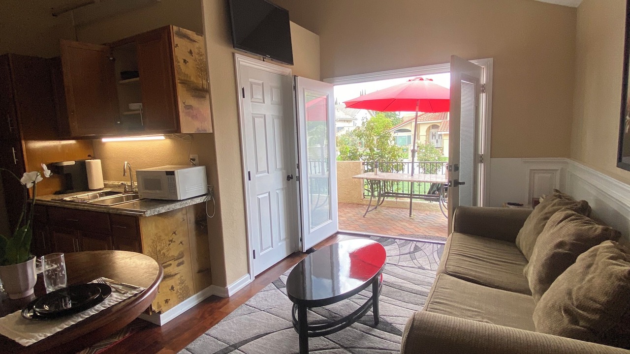 Photo of Livingroom in Canyon Country