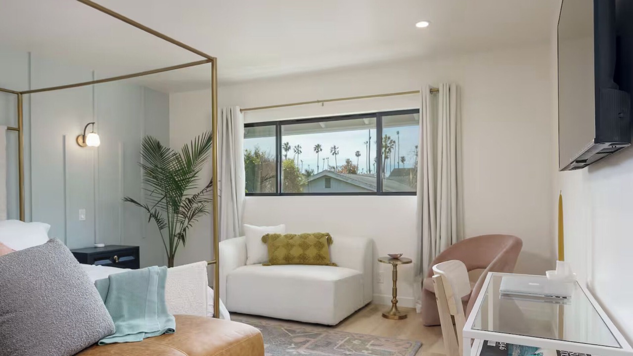 Photo of Bedroom in Oxnard Shores