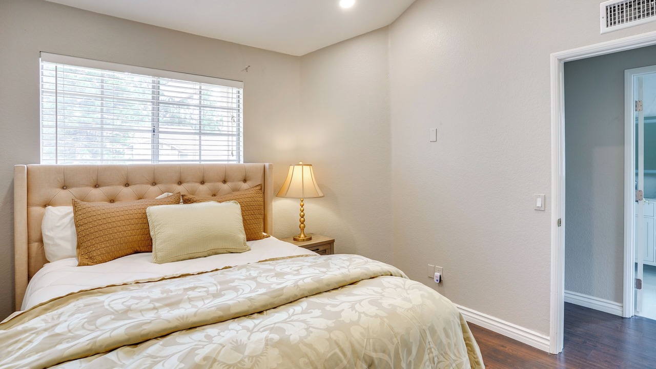 Photo of Bedroom in Orange