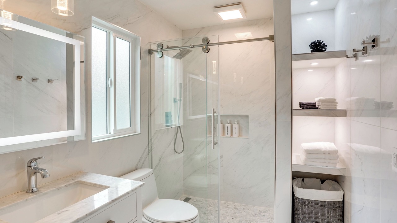 Photo of Bathroom in Orange
