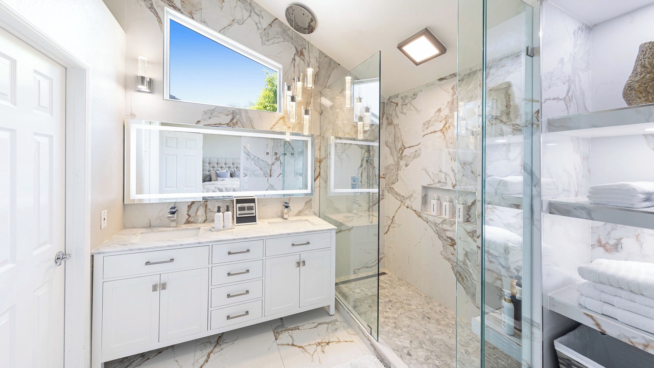 Photo of Bathroom in Orange