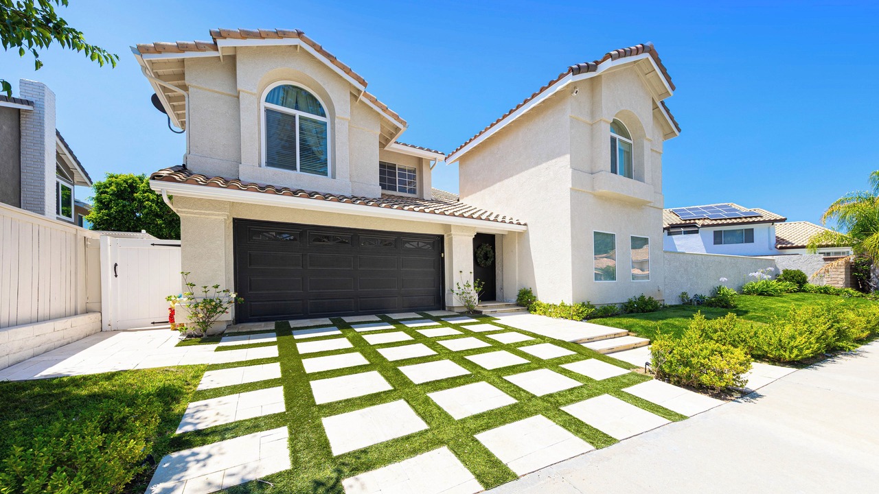 Photo of Outdoor in Orange