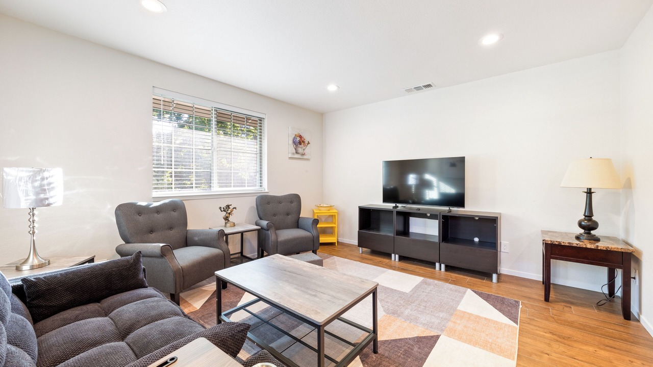Photo of Livingroom in Southeastern Sacramento