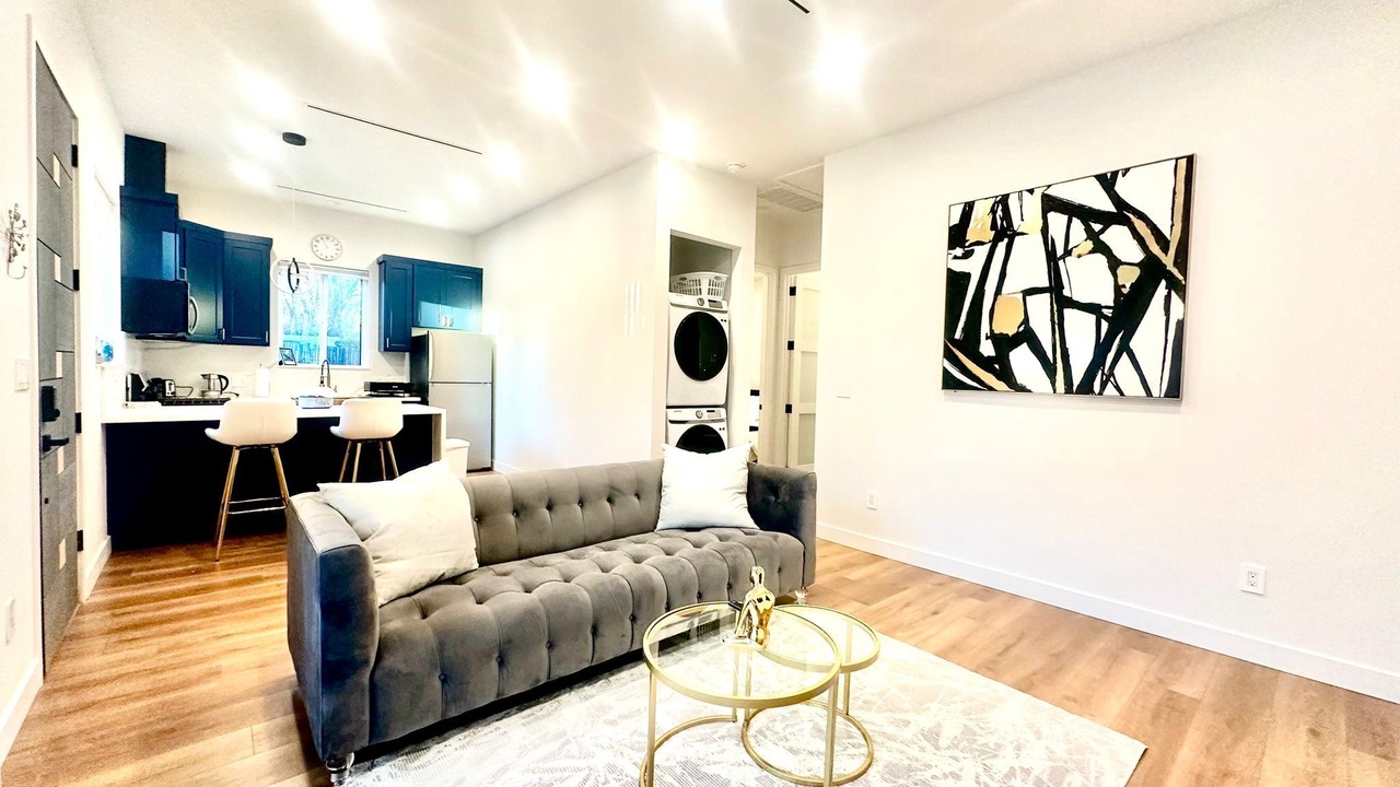 Photo of Livingroom in West Hills