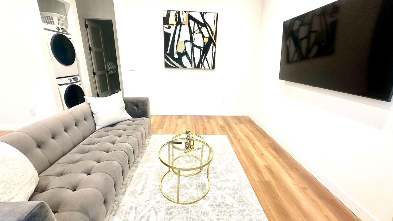 Photo of Livingroom in West Hills