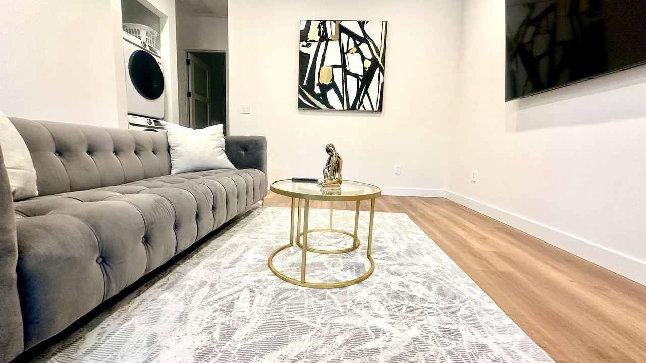 Photo of Livingroom in West Hills