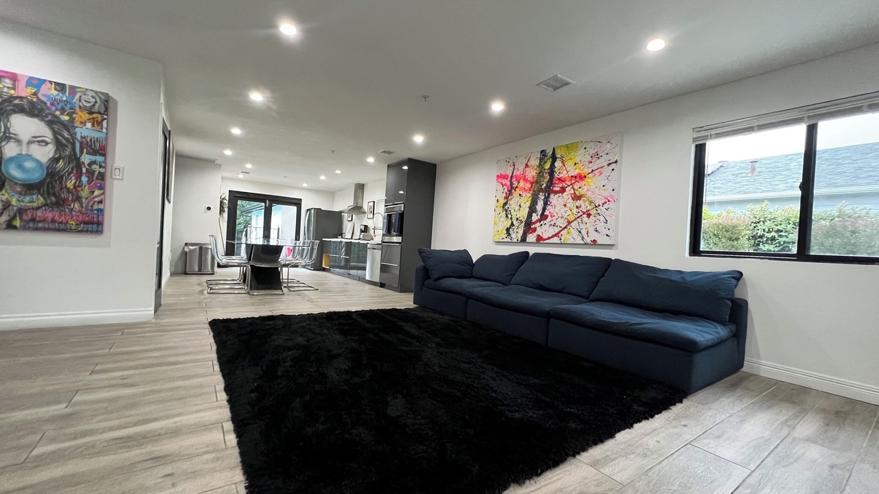 Photo of Livingroom in North Central