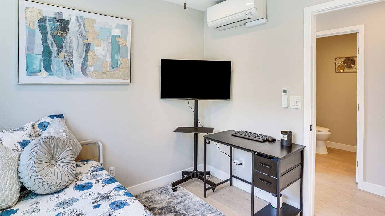 Photo of Bedroom in Northwest Anaheim
