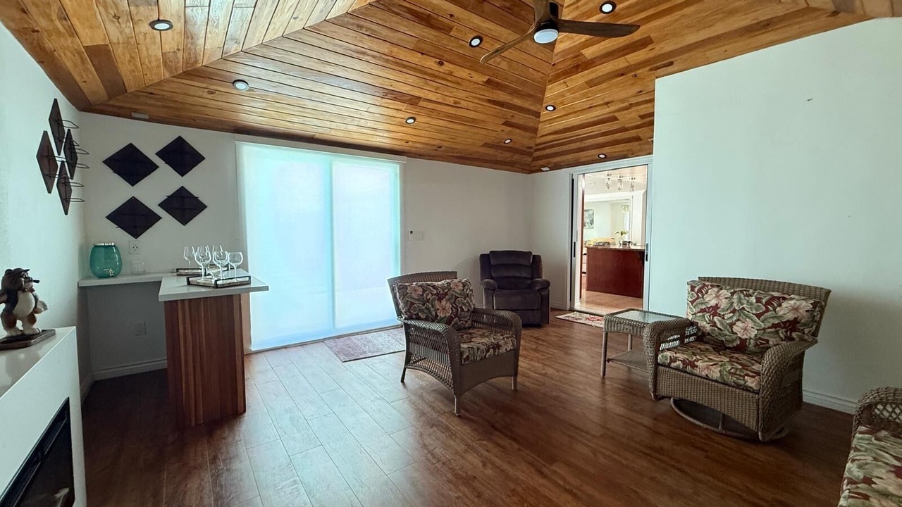 Photo of Livingroom in Hawthorne