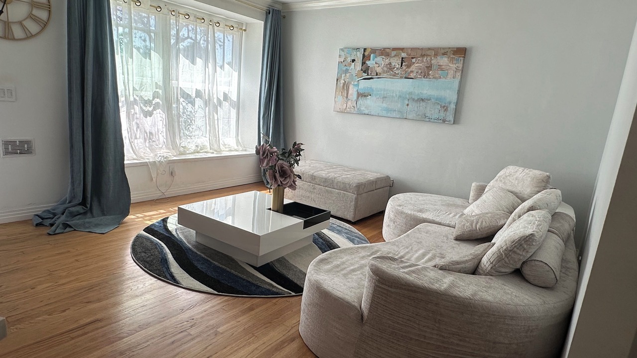 Photo of Livingroom in Los Altos