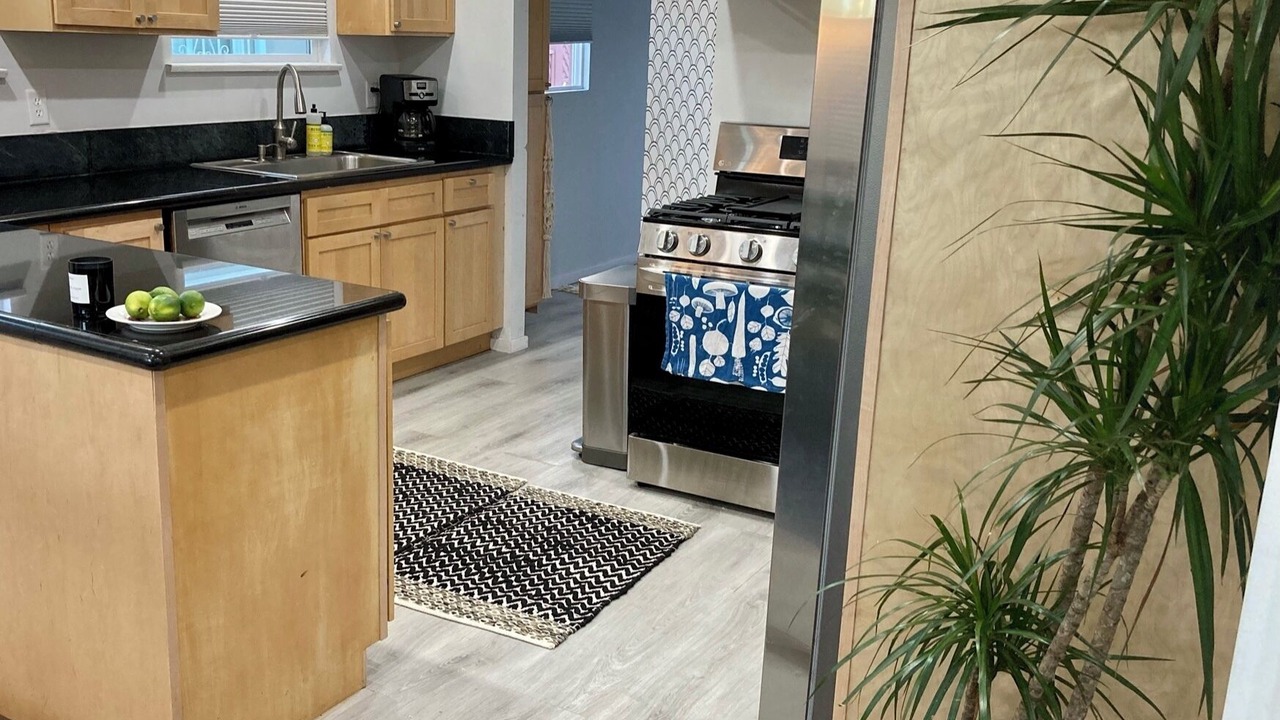 Photo of Kitchen in Mid-Wilshire