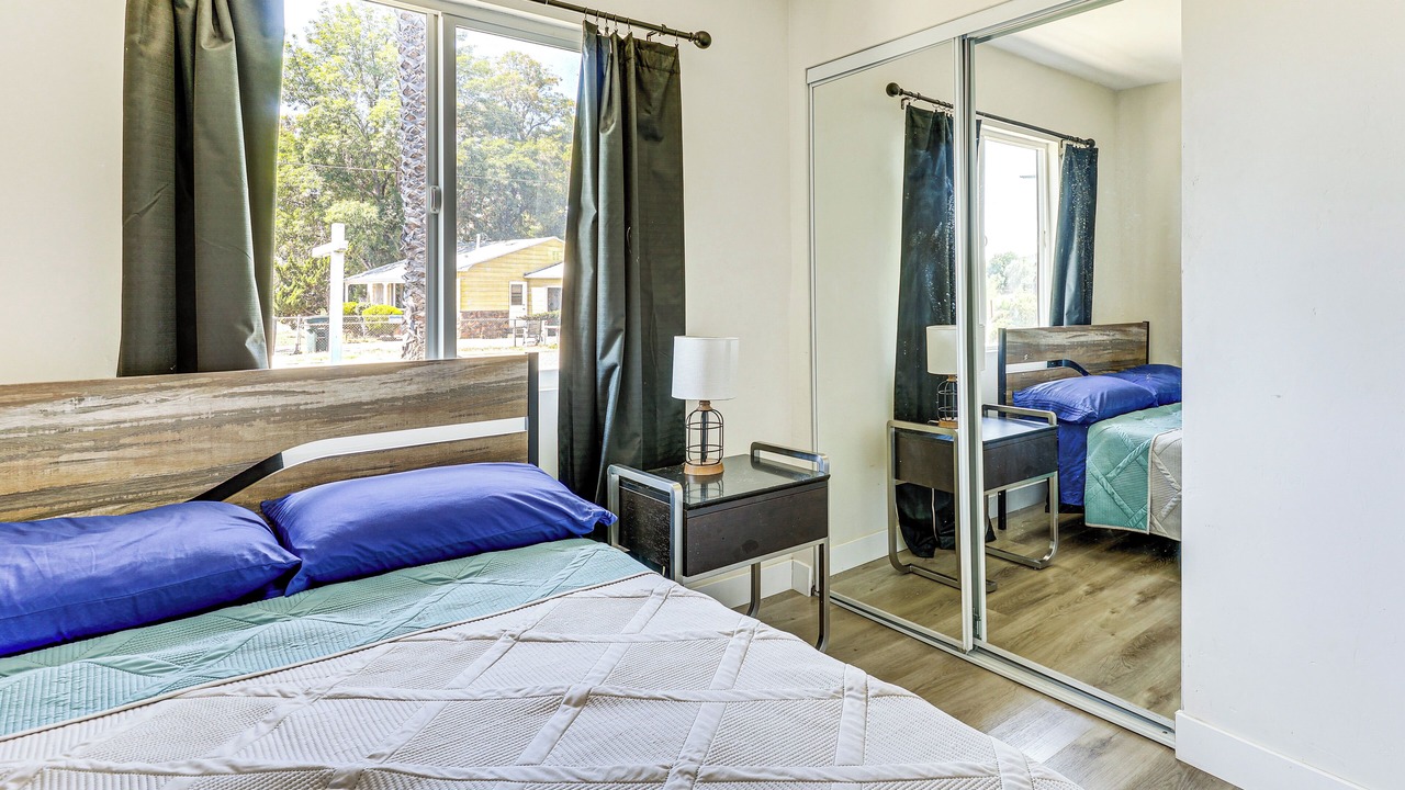 Photo of Bedroom in Lakeside