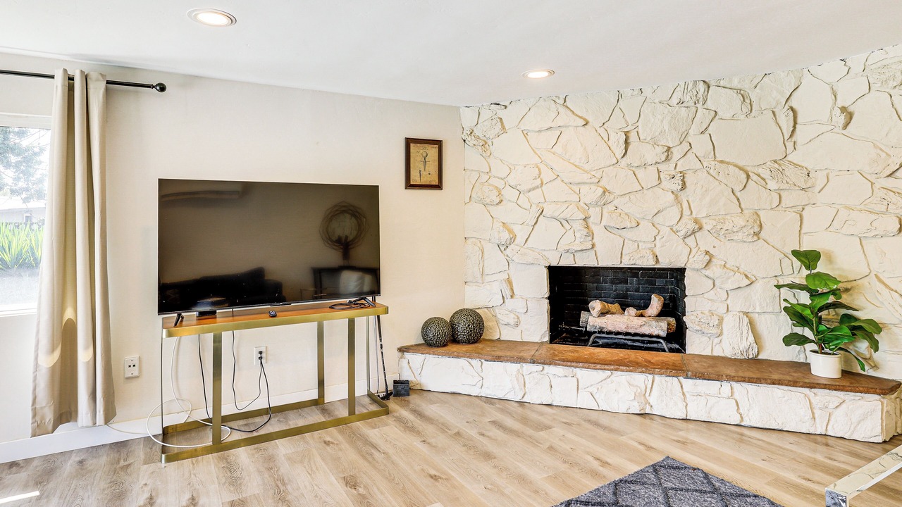 Photo of Bedroom in Lakeside