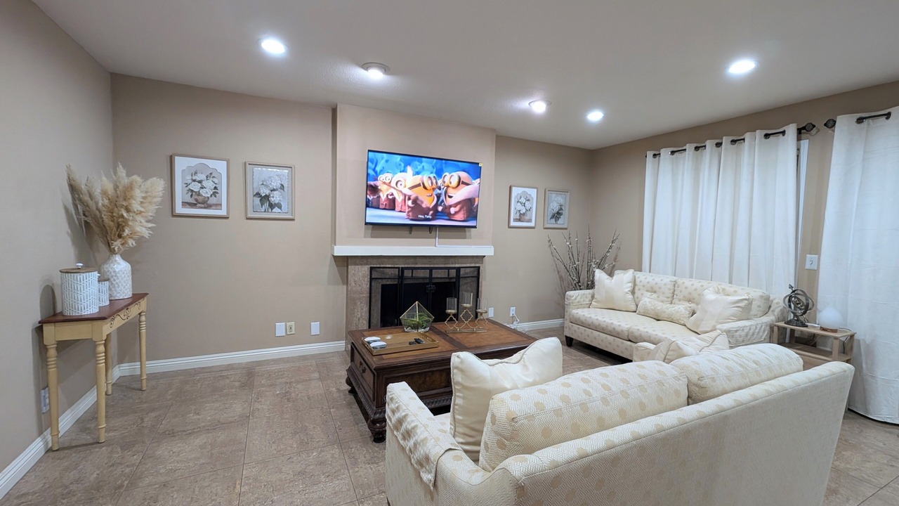 Photo of Livingroom in Walnut
