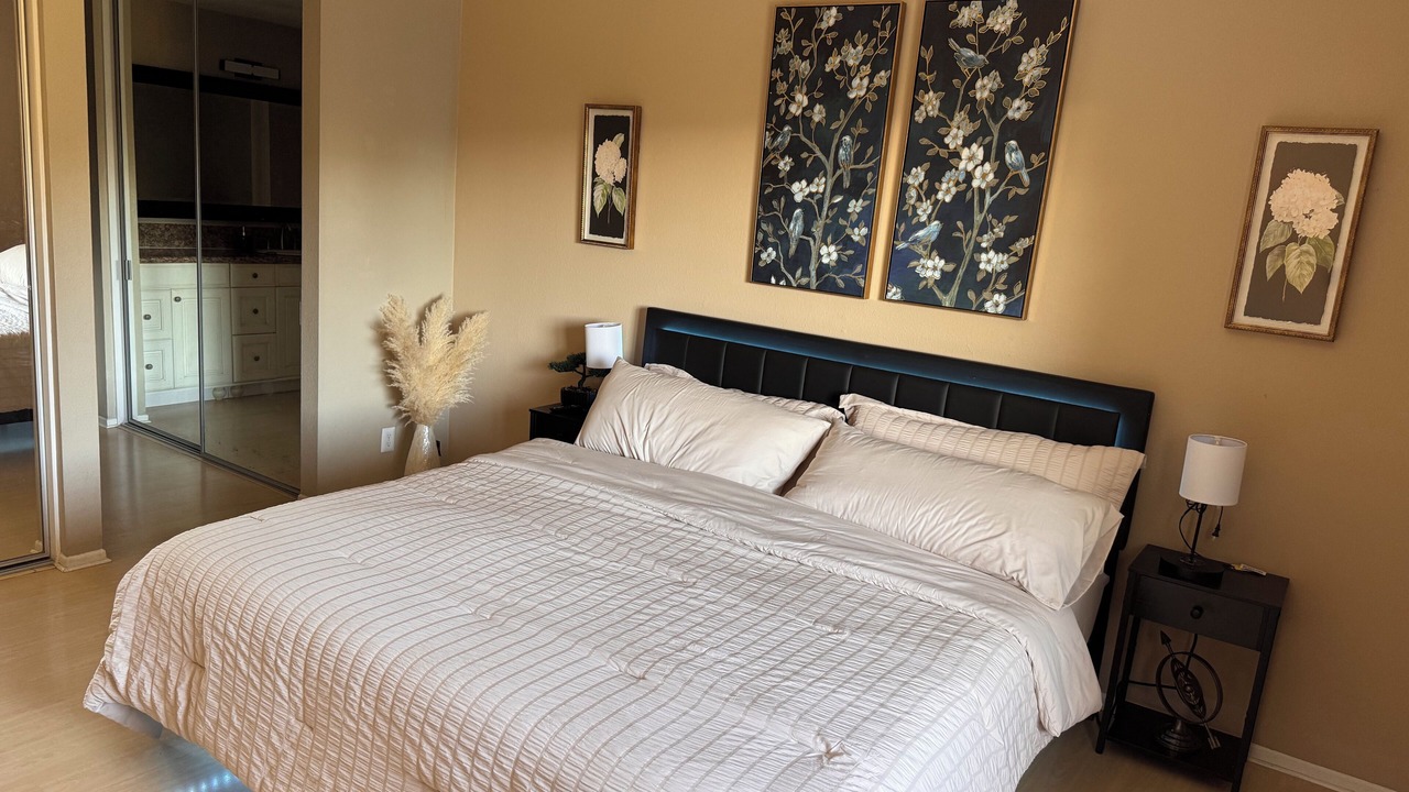 Photo of Bedroom in Walnut