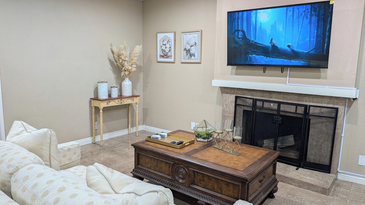 Photo of Livingroom in Walnut