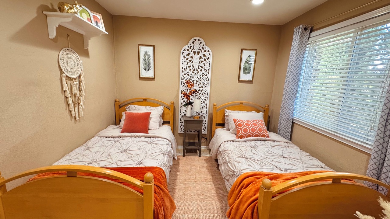 Photo of Bedroom in Walnut