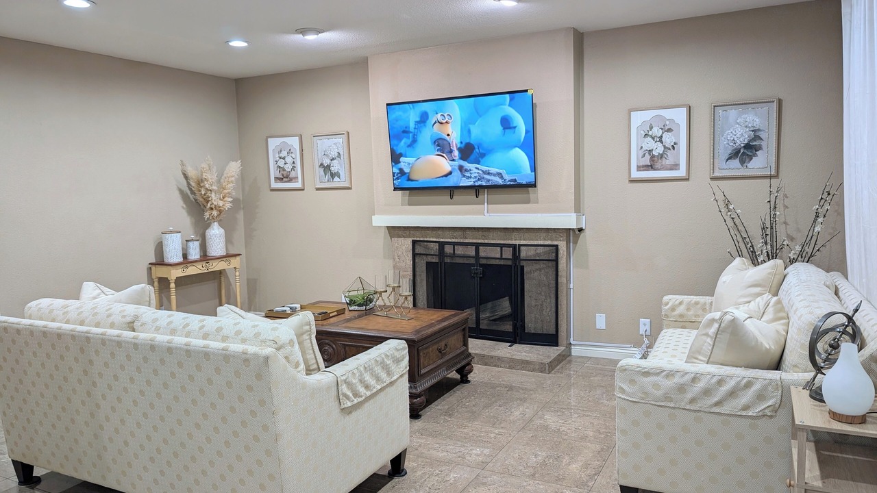 Photo of Livingroom in Walnut