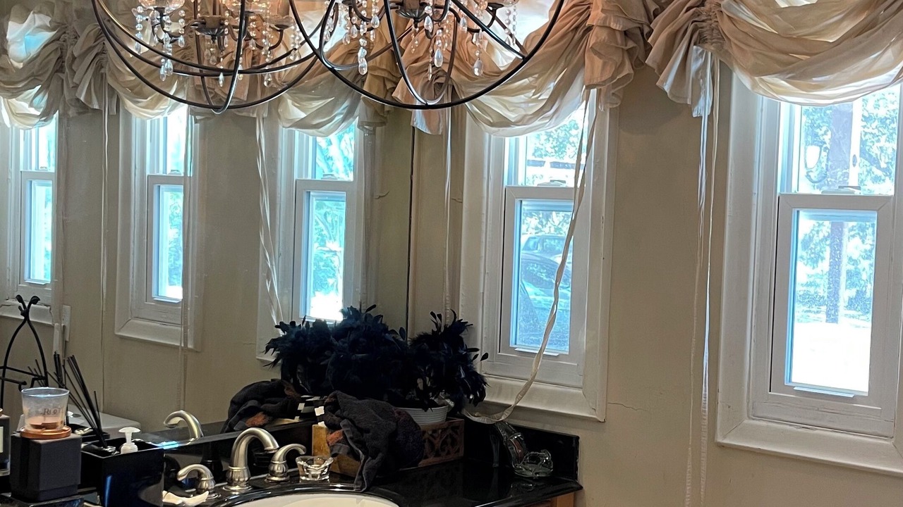 Photo of Bathroom in Encino