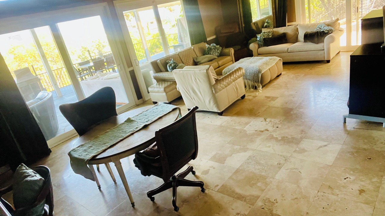 Photo of Livingroom in Encino