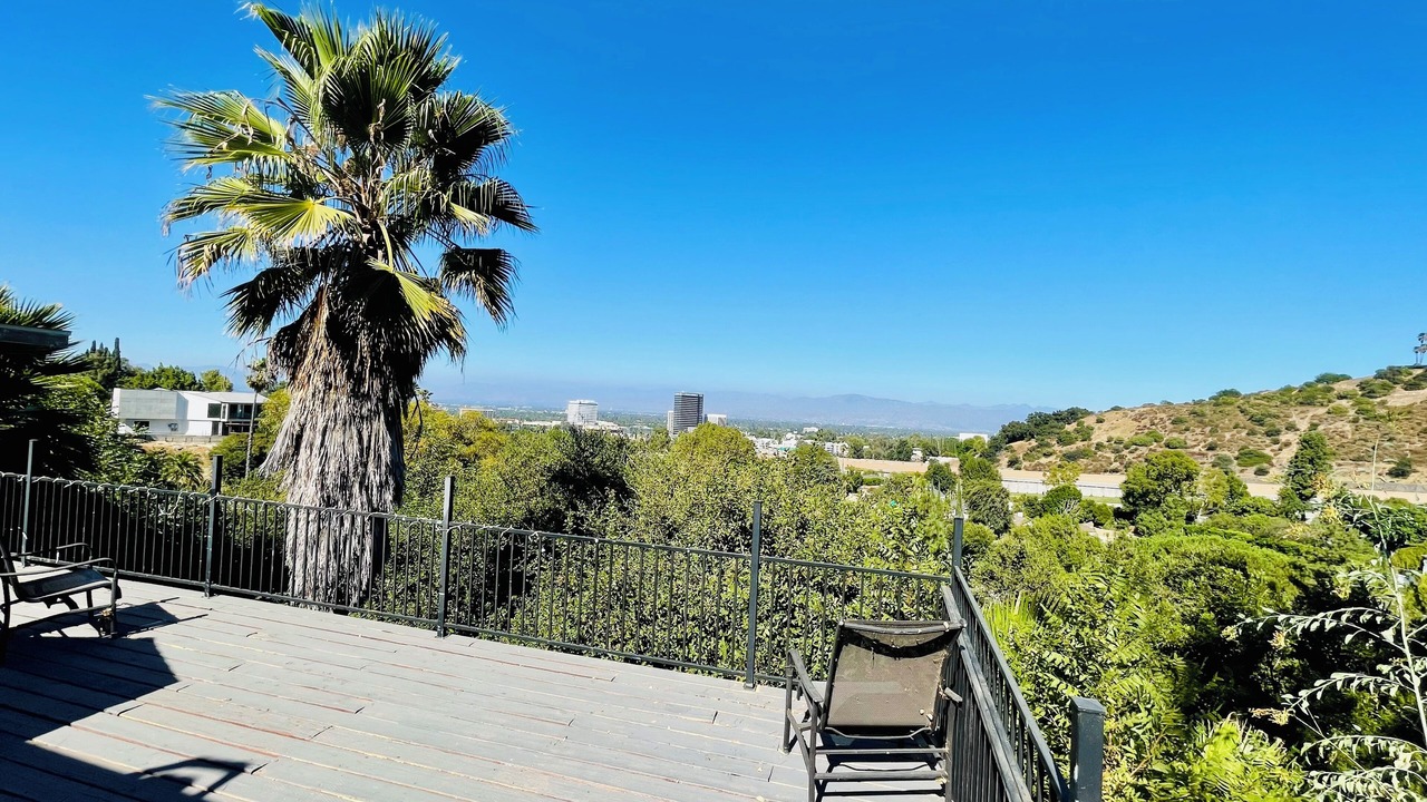 Photo of Patio Balcony in Encino