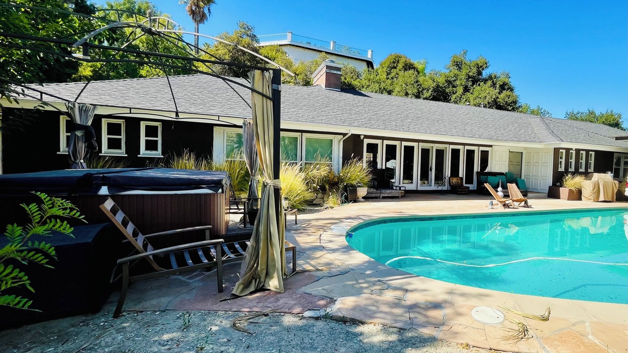 Photo of Outdoor in Encino