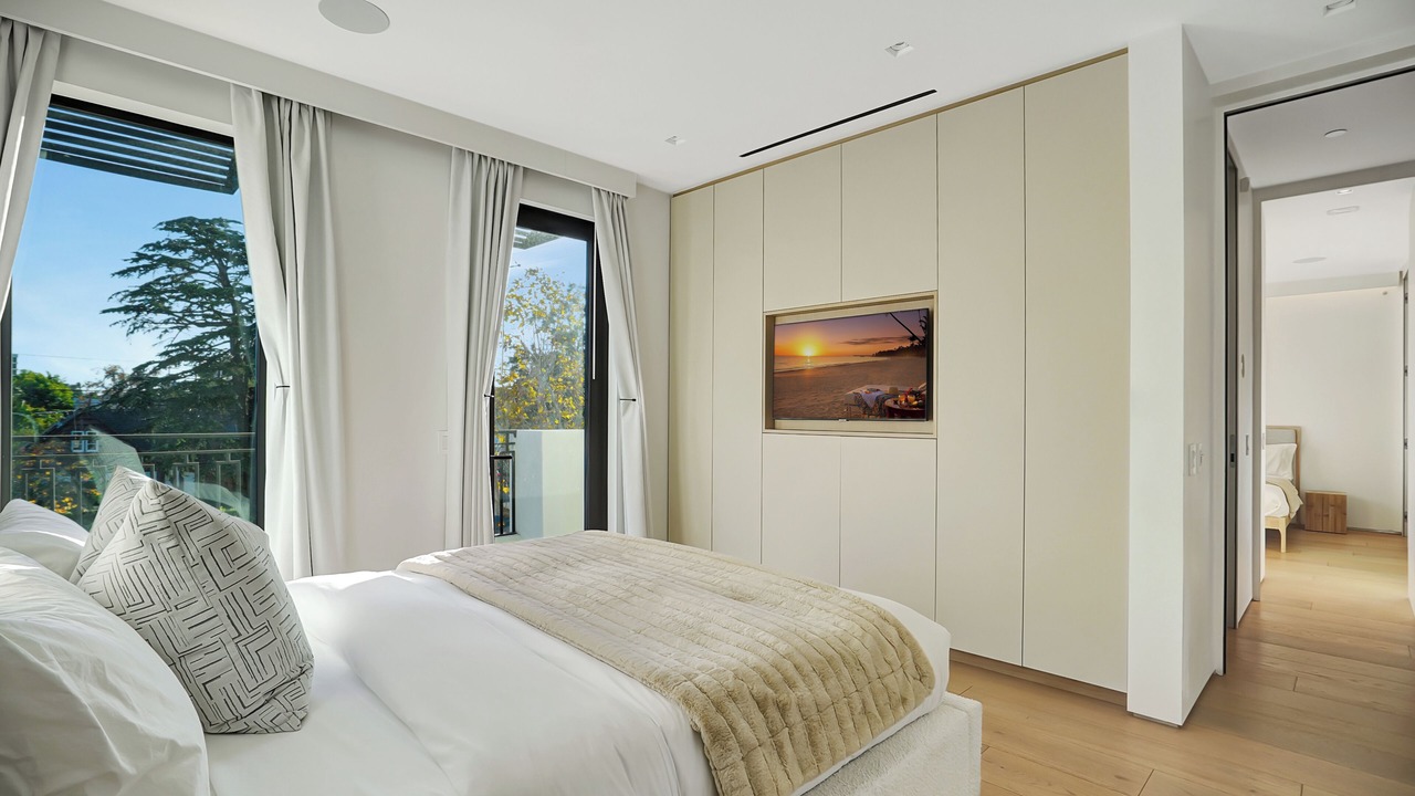 Photo of Bedroom in Beverly Grove