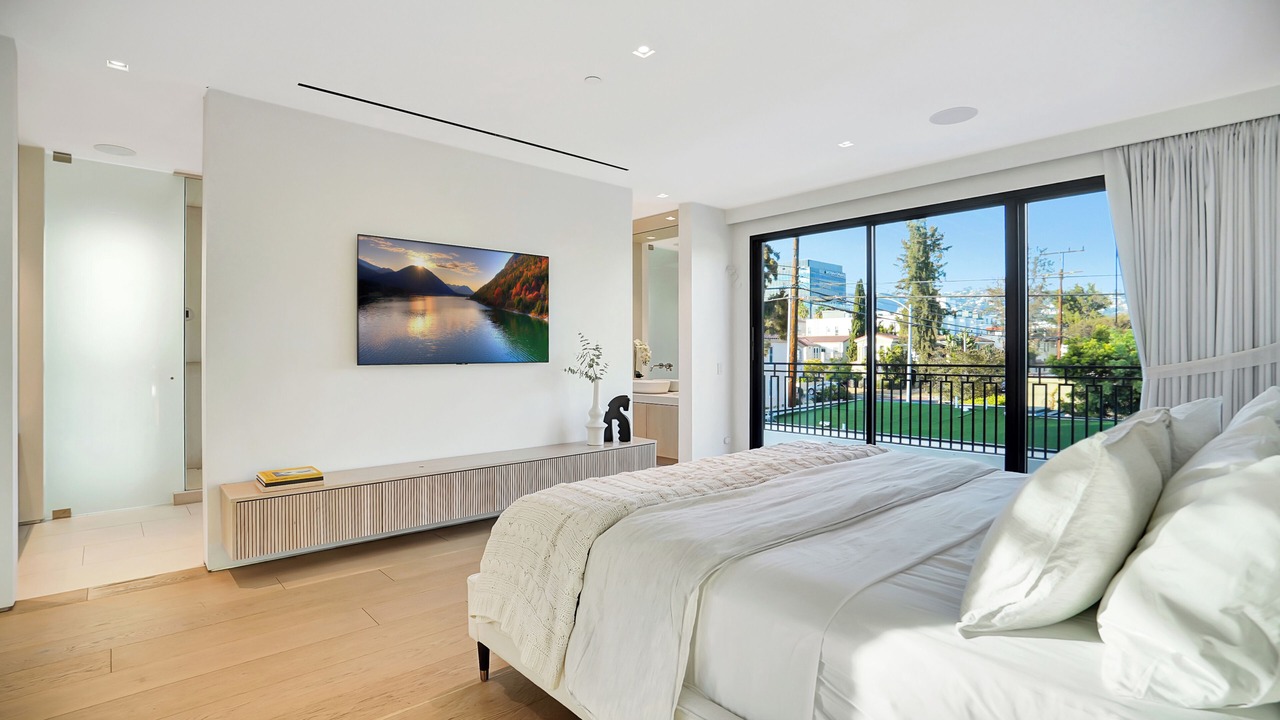 Photo of Bedroom in Beverly Grove