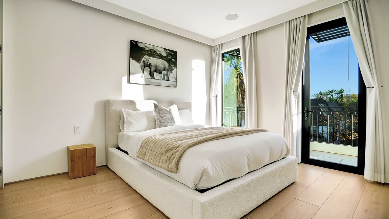 Photo of Bedroom in Beverly Grove