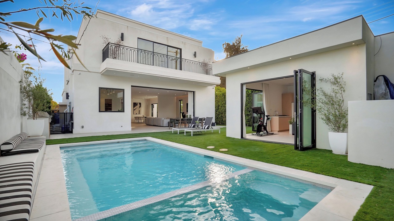 Photo of Outdoor in Beverly Grove