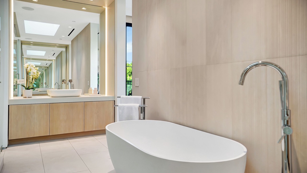 Photo of Bathroom in Beverly Grove