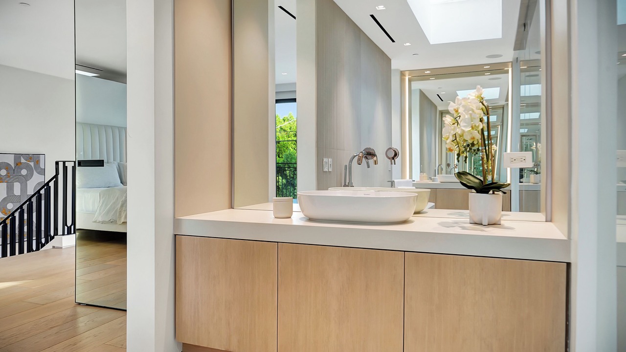 Photo of Bedroom in Beverly Grove