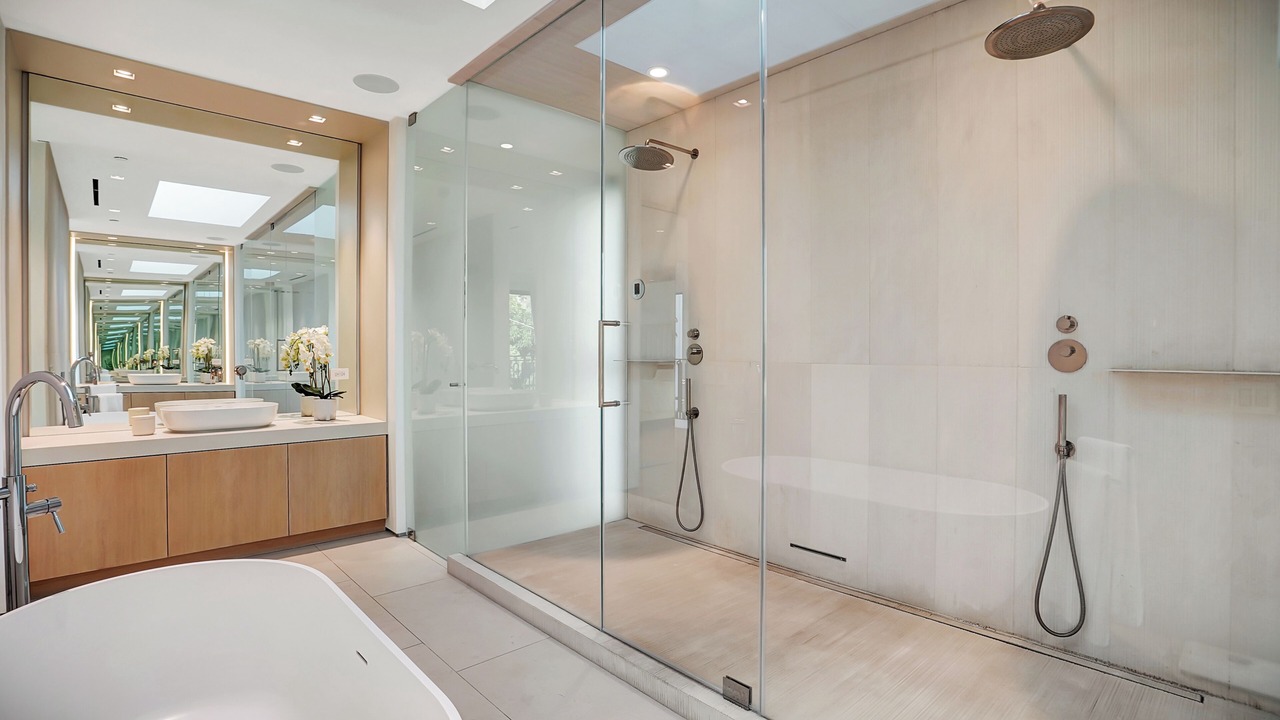 Photo of Bathroom in Beverly Grove