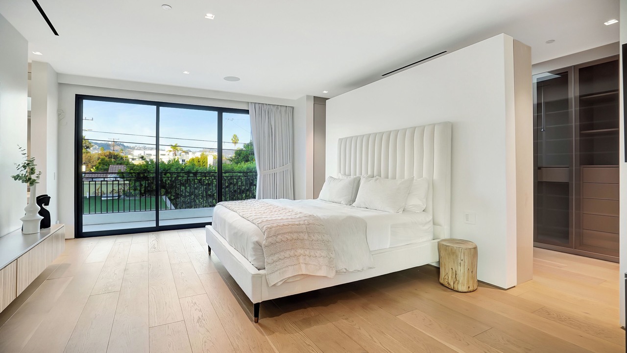 Photo of Bedroom in Beverly Grove