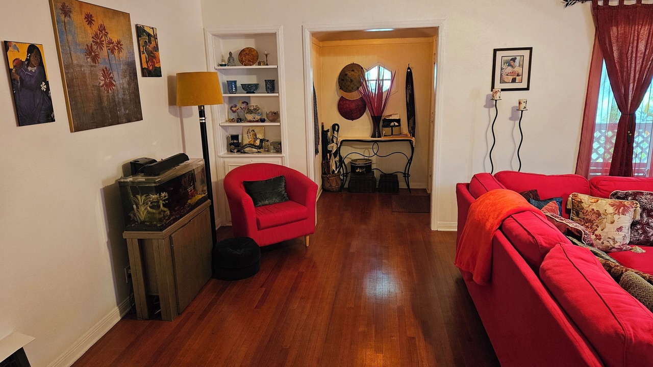 Photo of Livingroom in South Wrigley