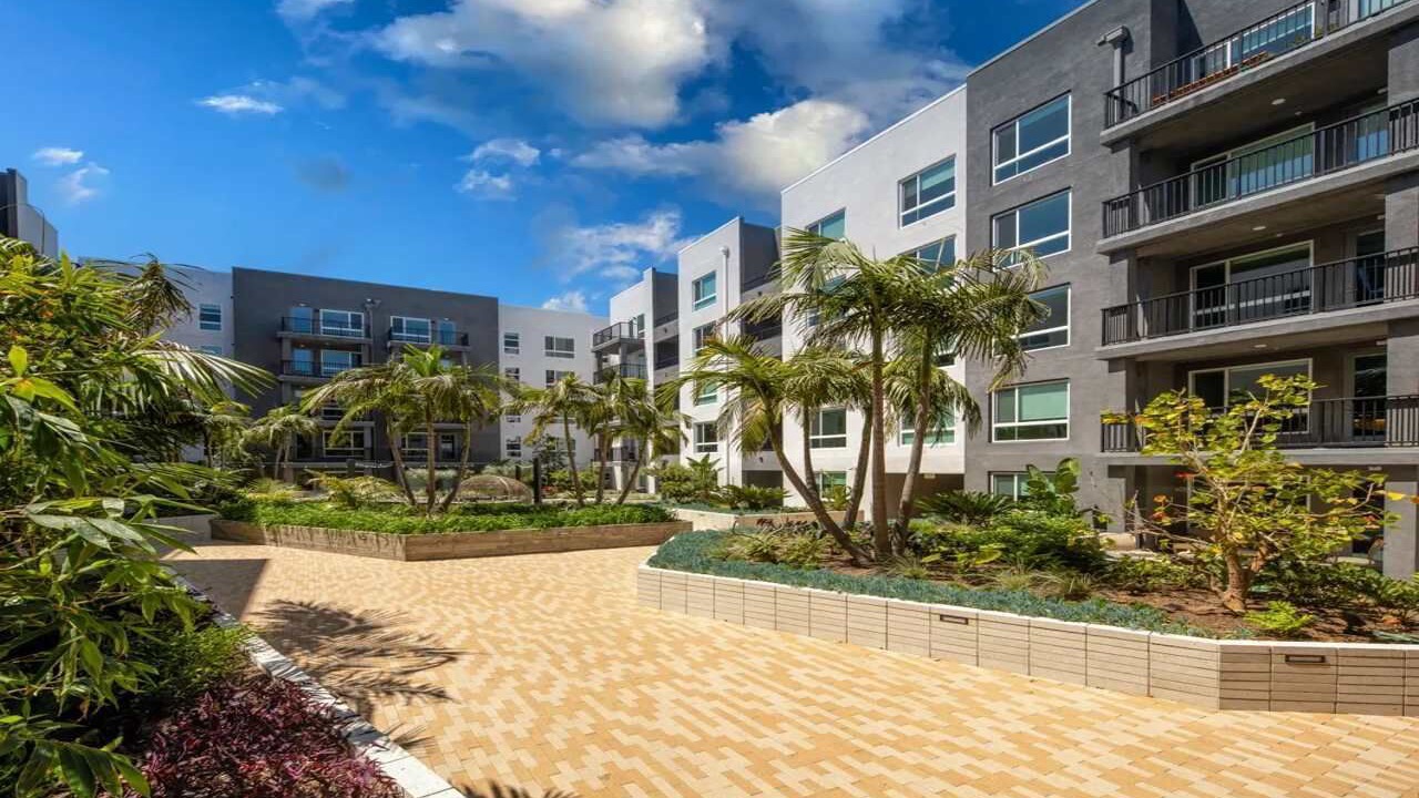 Photo of Outdoor in Lyon Street
