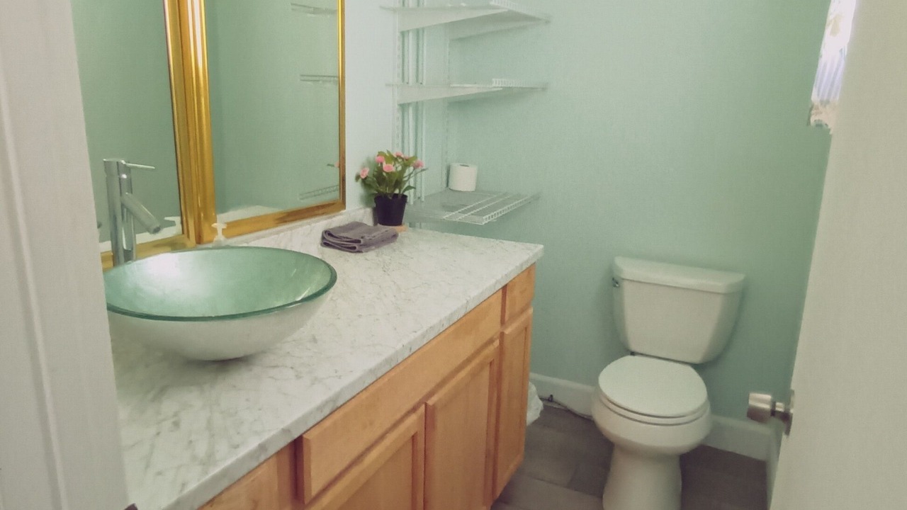 Photo of Bathroom in Lenwood