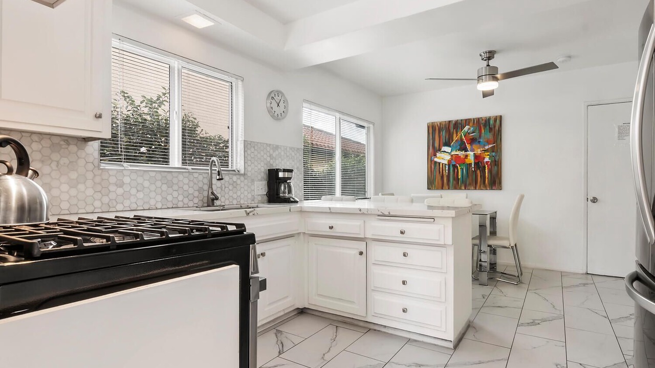 Photo of Kitchen in Valley Glen