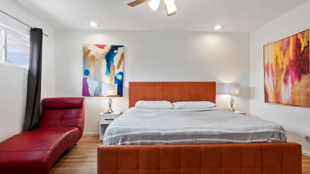 Photo of Bedroom in Valley Glen