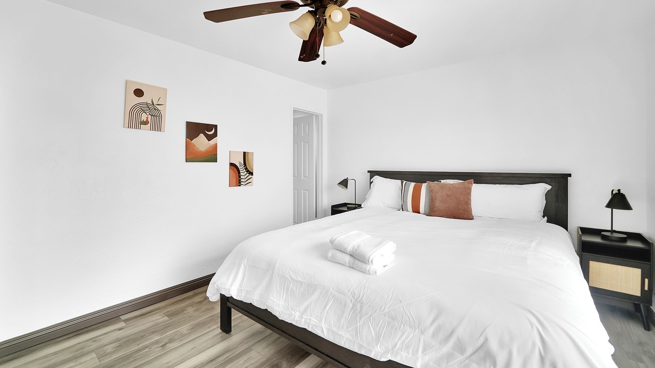 Photo of Bedroom in Midway City
