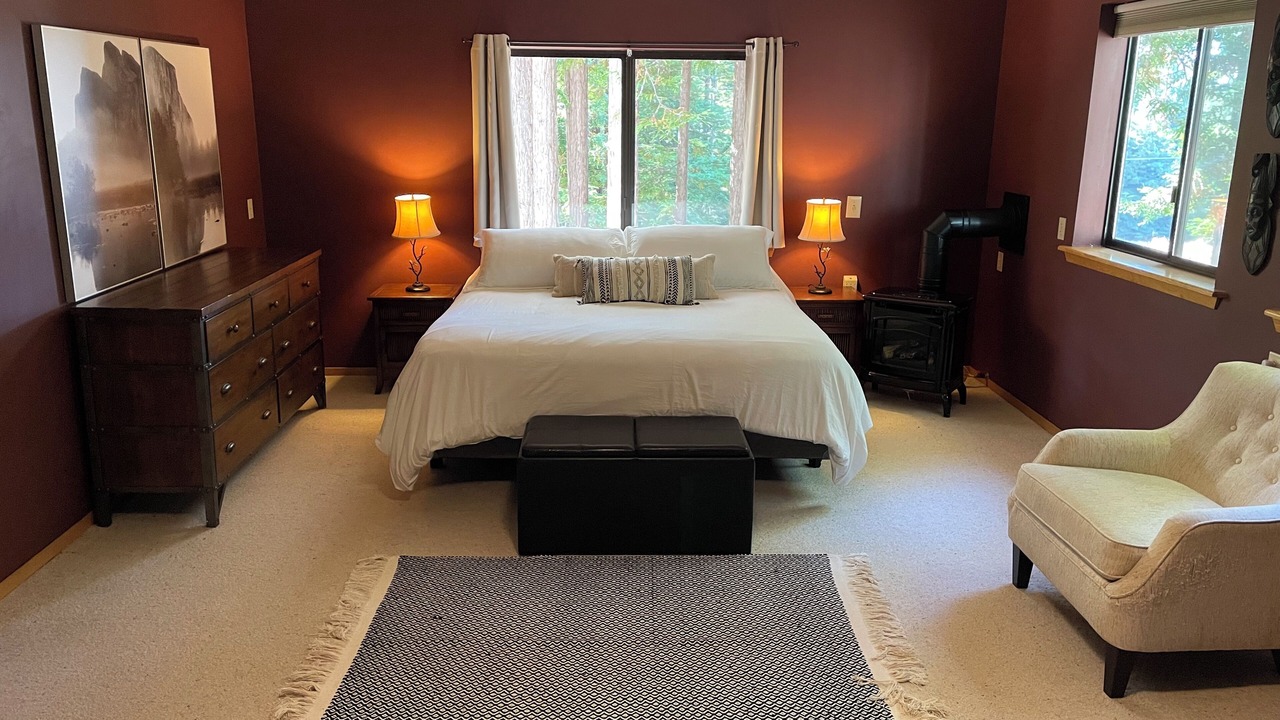 Photo of Bedroom in Gualala